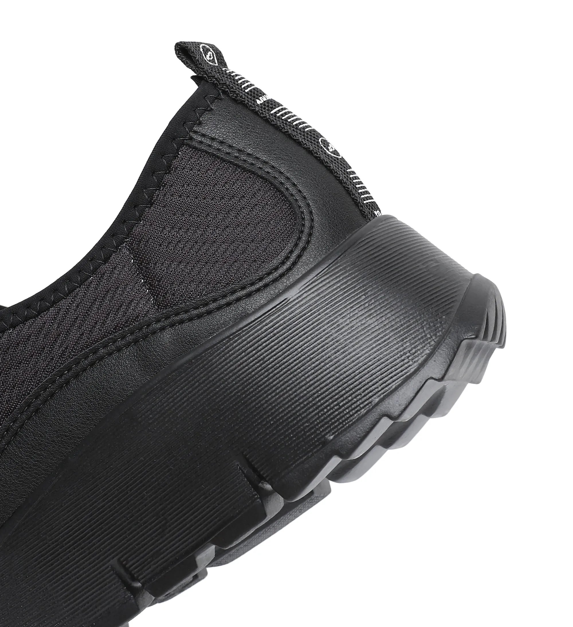 "BreezeLite: Slip-On Sneakers - Black (S019001)