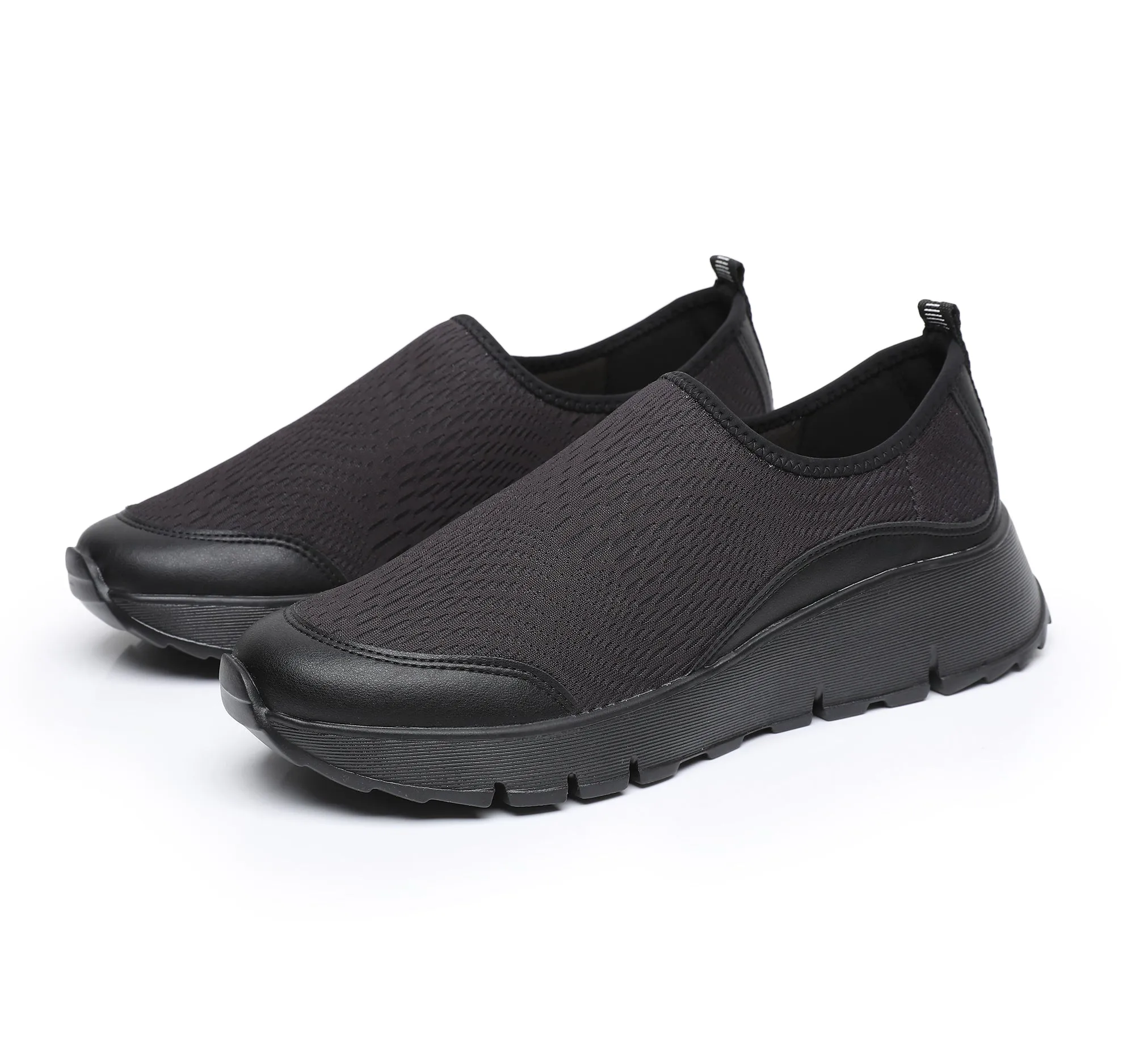"BreezeLite: Slip-On Sneakers - Black (S019001)