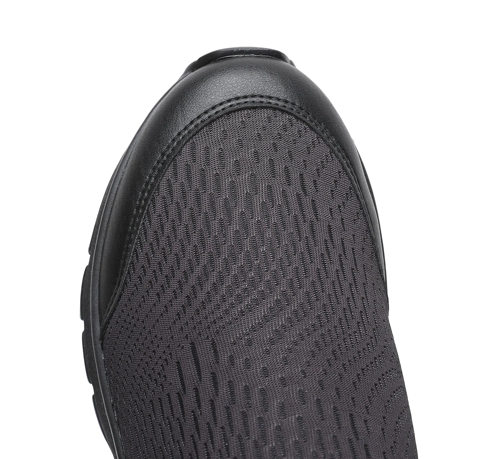 "BreezeLite: Slip-On Sneakers - Black (S019001)